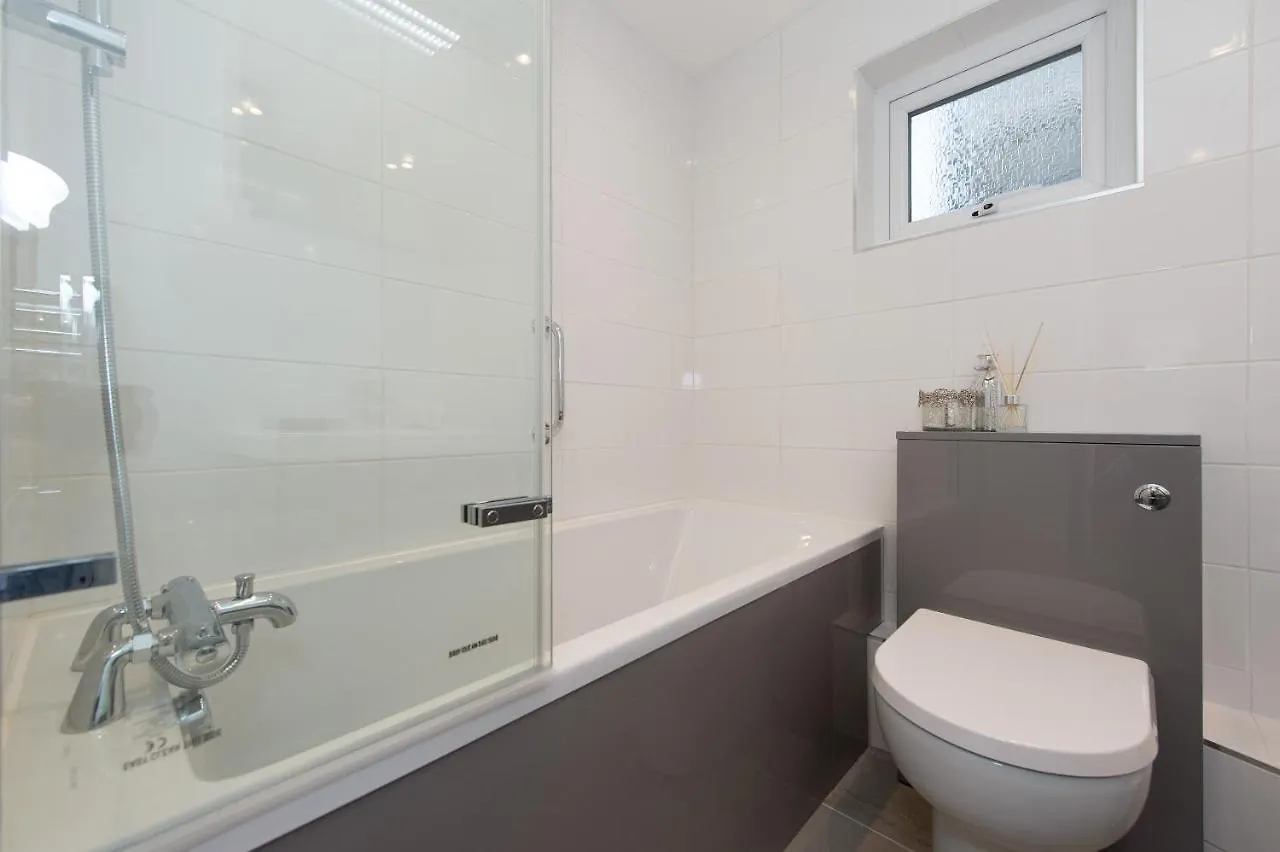 The Mews, York Place By Harrogate Serviced Apartments 0*,